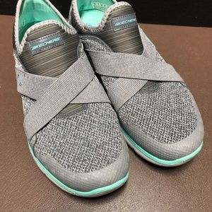 Sketchers sneakers size 10